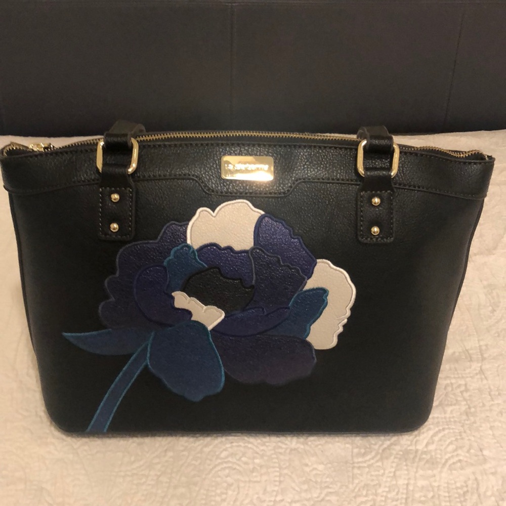 NWT Liz Claiborne Black W/Flower Appliqué “Valerie” Handbag Purse Satchel